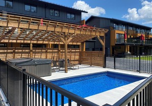 Le Memph: 3-bedroom condo-chalet with shared SPA Lake Memphremagog