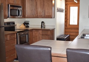 Le montagnard #057; Majestic log home in the wood and only 20 minutes from Mont-Tremblant