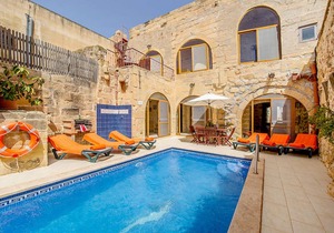 Lellux Holiday Home