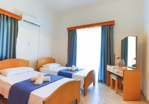 Lemon Grove Dio: Modern and comfortable villa located close to sandy beach. Private pool