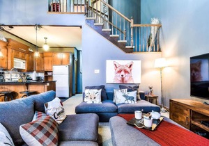 Les Manoirs 3Bdrs w/Pool & HotTub near Village