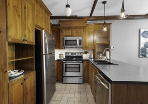 Les Manoirs w/Pool & Hot Tub near Village (120-7)
