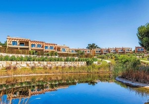 Less than 2km to beach, with countryside setting