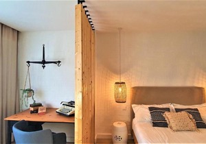 Lisbon Airport eARTh - B&B Self Check-in