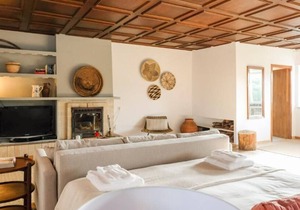 Lisbon Country Villa - Apartment with large double bed
