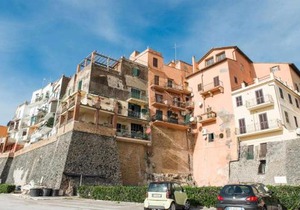 Little Medieval House Nettuno