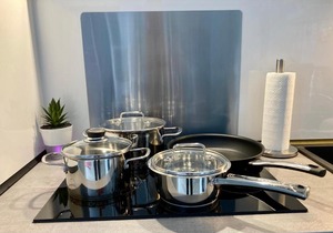 Living at Saarpartments -AdultsOnly- 2 Bedrooms, Kitchen- Business & Holiday Apartments for Long- and Short term Stay, 3 min to Train-Station, Secure E-Bike Parking!