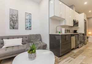 Lofts du Parc Lahaie - Mile End - Cozy Modern Studio Apt 303
