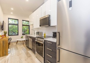 Lofts du Parc Lahaie - Mile End - Cozy Modern Studio Apt 303