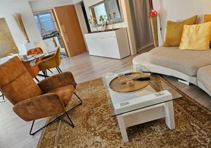 Lounge 1