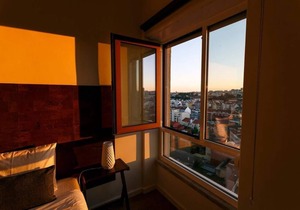 Lovely 2-Bed Apt Overlooking Lisbon Skyline