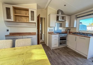 Lovely 6 berth caravan at Suffolk Sands Holiday Park ref 45010MV