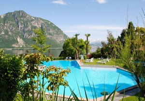 Lovely apartment for 4 guests with WIFI, A/C, pool, TV, panoramic view and parking