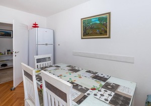Lovely apartment in Blace with WiFi
