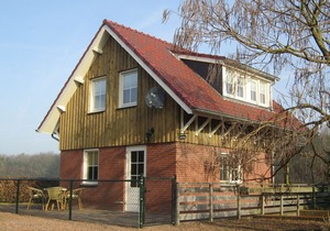 Lovely Cottage near Lake in Well