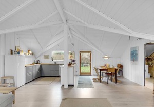 Lovely cottage with cozy, large living room near Dybsø Fjord.