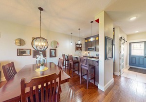 Lovely Getaway near Downtown Blue Mountain Village w/Free WiFi, Patio, and W/D