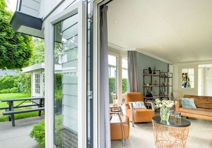Lovely holiday home in Kaatsheuvel with bubble bath