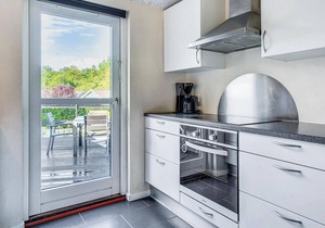 Lovely home in Aabenraa with kitchen