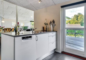 Lovely home in Aabenraa with kitchen