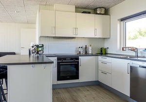 Lovely home in Allinge with WiFi