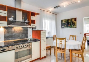 Lovely home in Grzybowo with WiFi