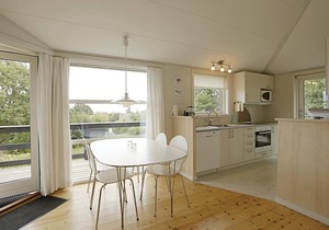 Lovely home in Gudhjem with WiFi