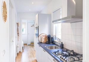 Lovely home in Heinkenszand with WiFi