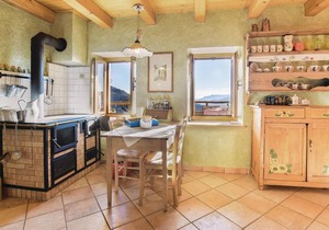 Lovely home in Lamon with WiFi