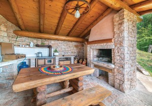 Lovely home in Lamon with WiFi
