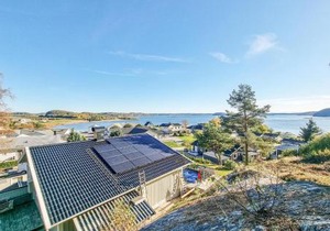 Lovely Home In Uddevalla With Kitchen