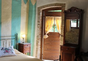 Lovely stone home with garden, in a castle near beach and 1 hour from Venice - 2
