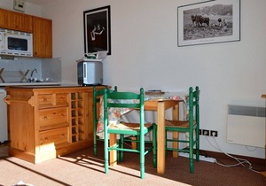 Lovely studio cabin for 4, balcony, parking, Bolquère-Pyrénées 2000