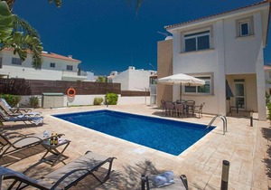 Lovely villa perfect for families, great location