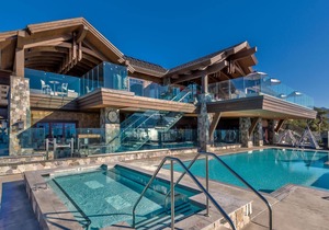 Luxurious 1183 sqft. 2 bed, 2 bath home seconds from the beach