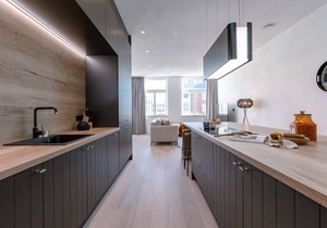 Luxurious apartment in town house near the beach