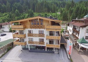 Luxurious Apartment with Sauna, Garage, Roof Terrace