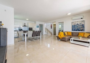 Luxurious home in Novalja
