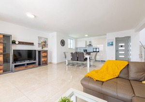 Luxurious home in Novalja