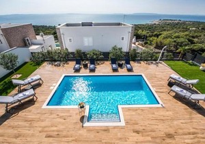 Luxurious Home In Novalja