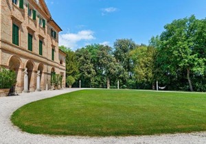 Luxurious Villa in Filottrano with Swimming Pool