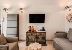 Luxurious Villa "Lamia del Riccio" with Pool, Wi-Fi, A/C, Terrace & Garden