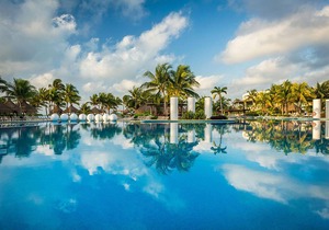 Luxury 1-Bedroom Condo Near Cirque Du Soleil At Golf And Spa Jungle Resort