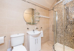 Luxury 2 BDRM with balcony near Temple Bar