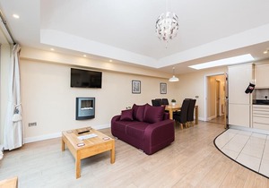 Luxury 2 BDRM with balcony near Temple Bar