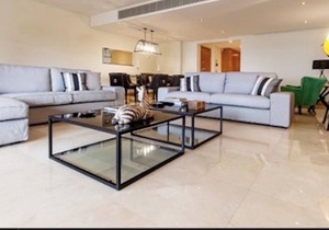 Luxury 3 Bedr. Apartment facing the Sea