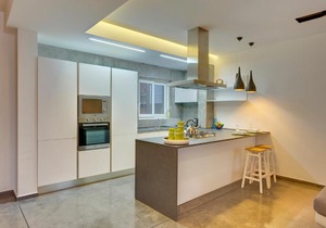 Luxury 3BR Apartment with Marina Views