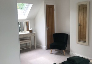 Luxury 5* 2 bed ensuite cottage, pet friendly, short walk to loch side
