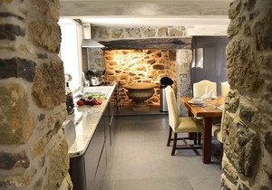 Luxury 5-star farmhouse on the Lizard Peninsula near the Cornish coast