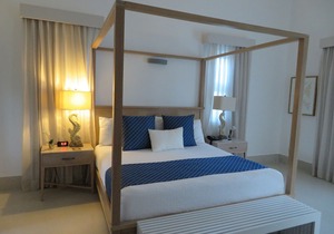 Luxury 6-Bedroom Villa with Private Pool, Maid, Optional Chef, VIP Services